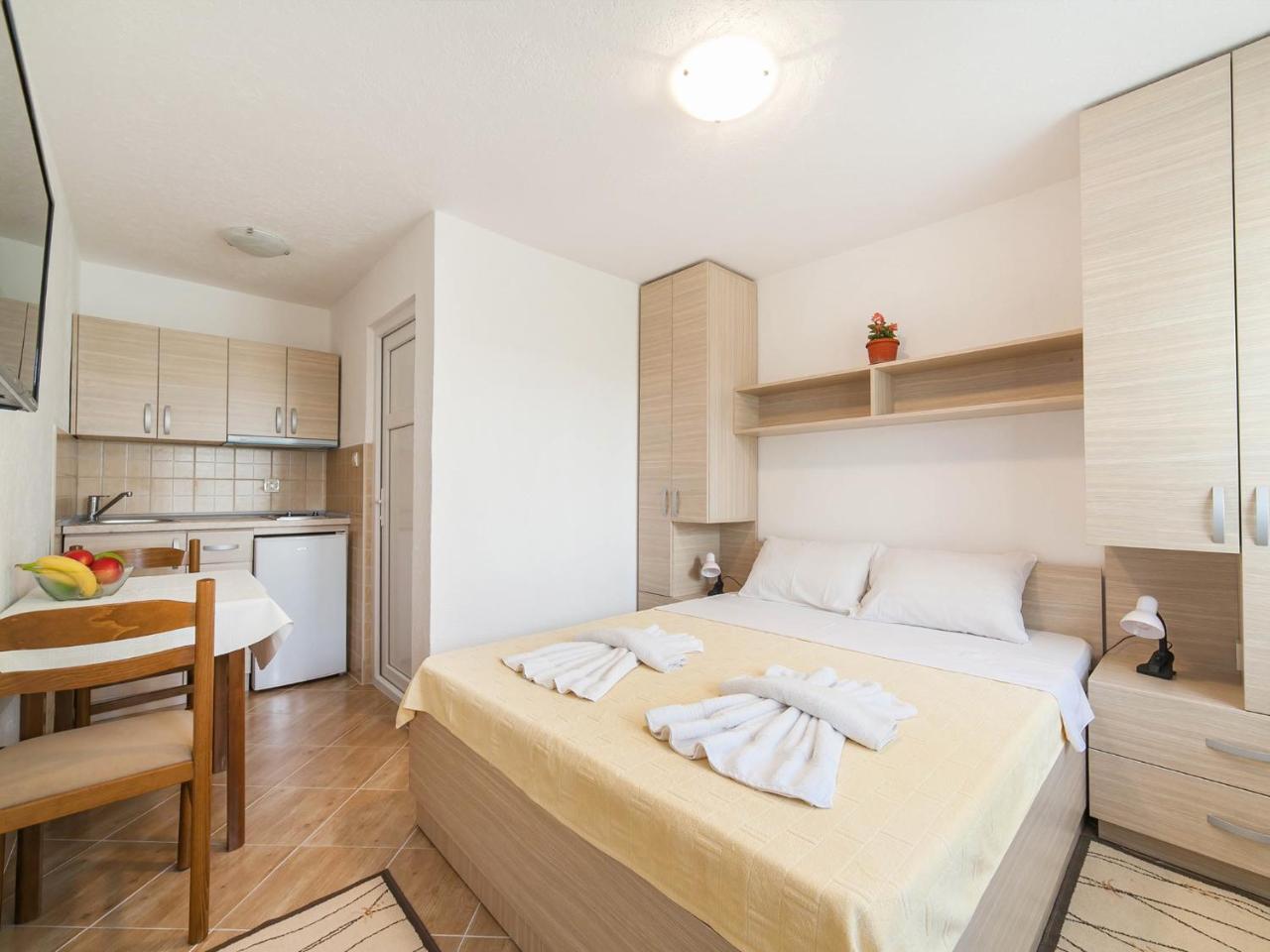 Hana Accommodation Sveti Stefan Exterior foto