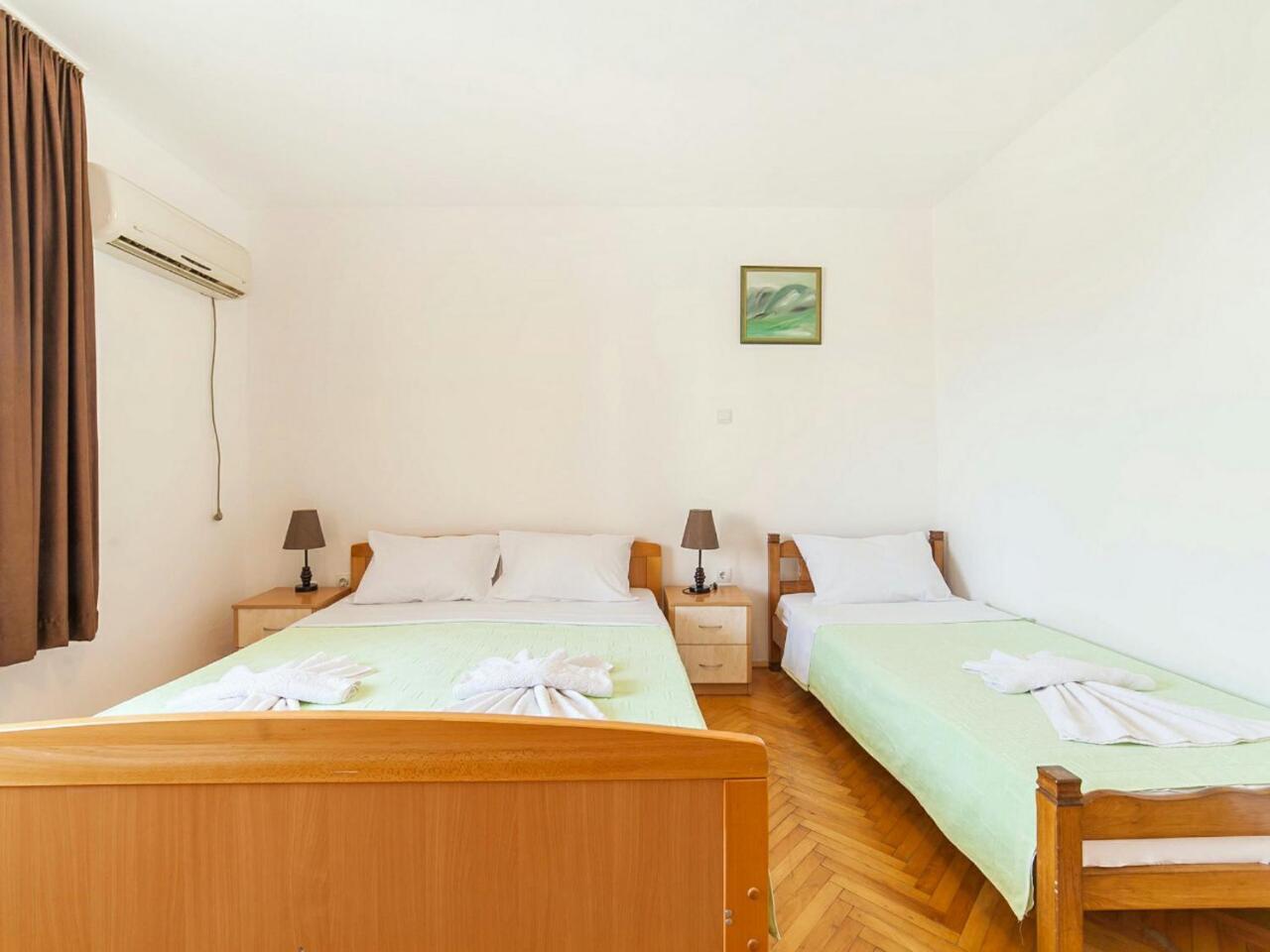 Hana Accommodation Sveti Stefan Exterior foto