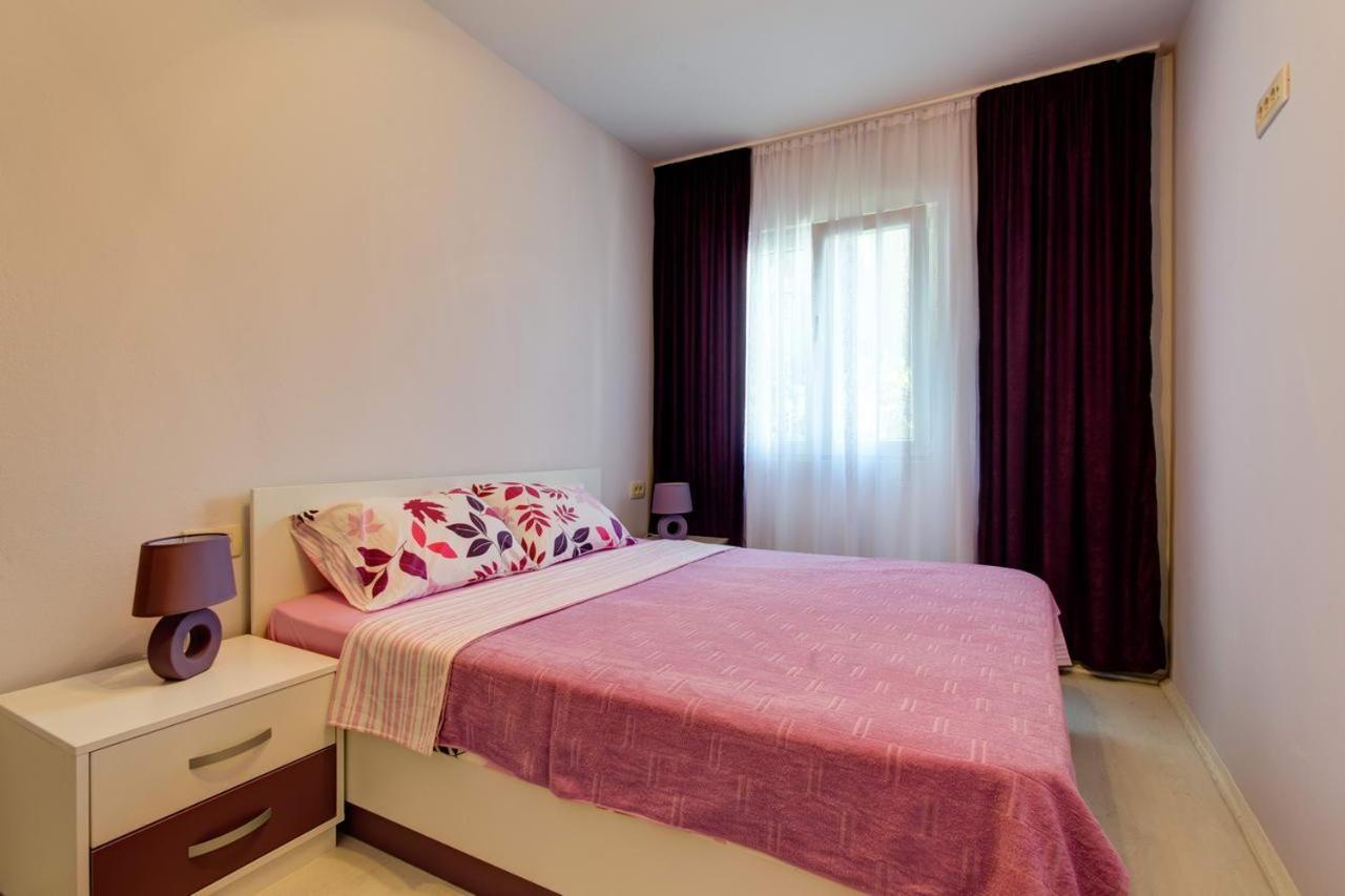 Hana Accommodation Sveti Stefan Exterior foto